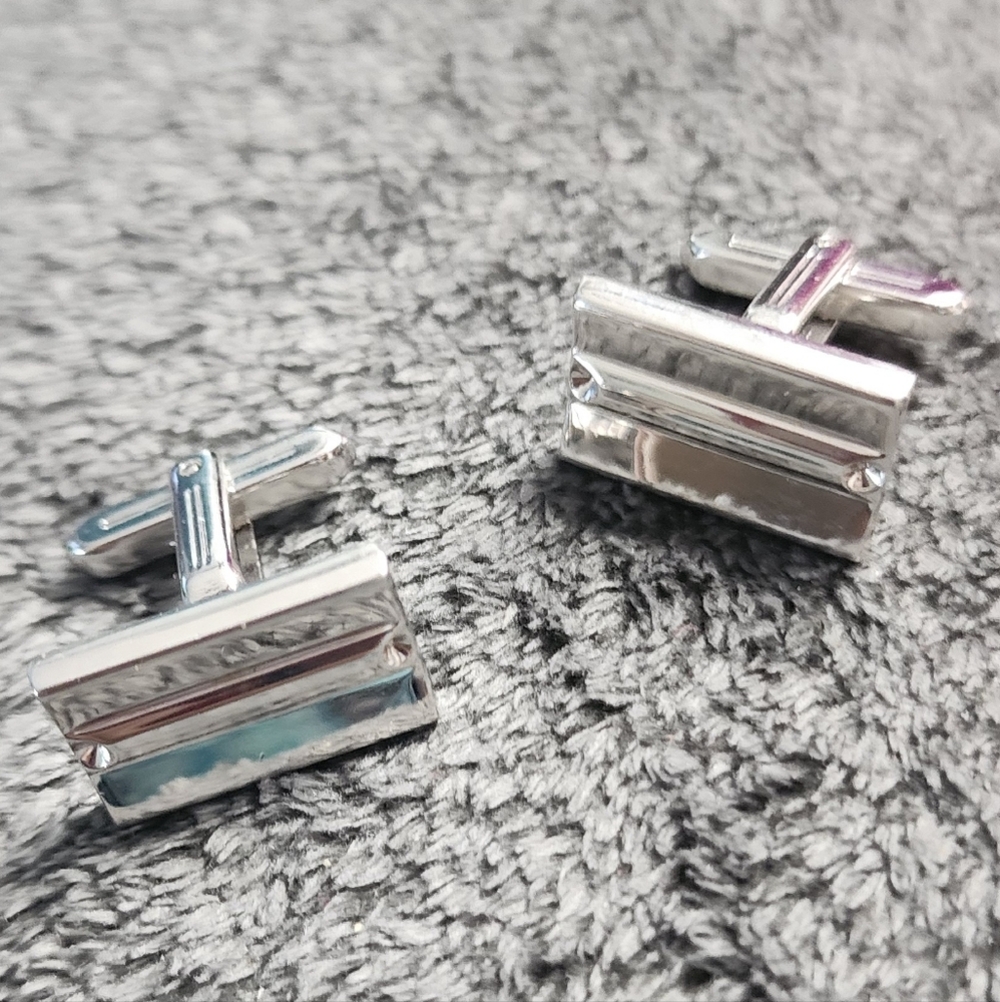 Silvertone Rectangular Cuff Links - Picture 3 of 7
